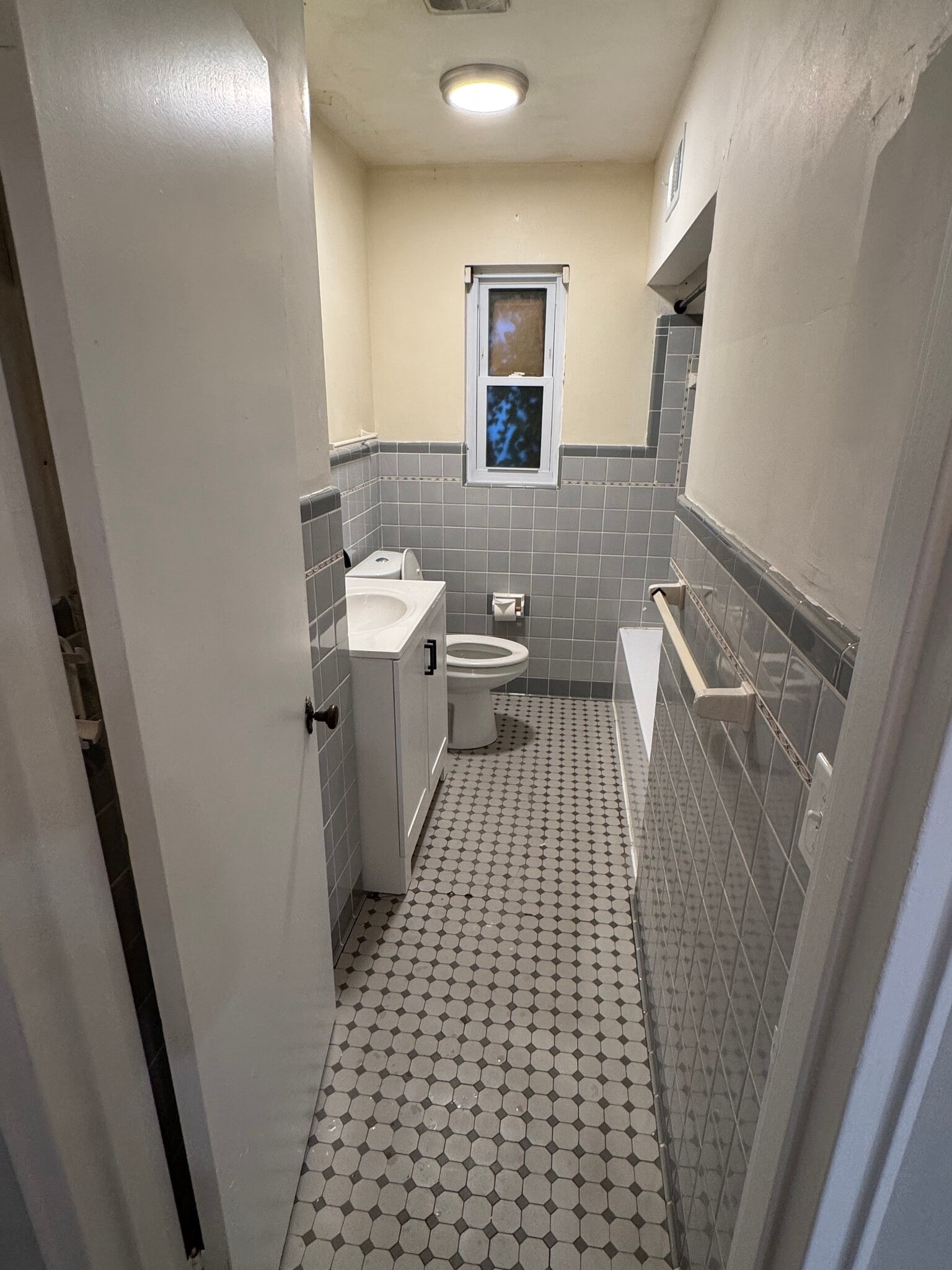 Bathroom - 6803 Plainfield Rd