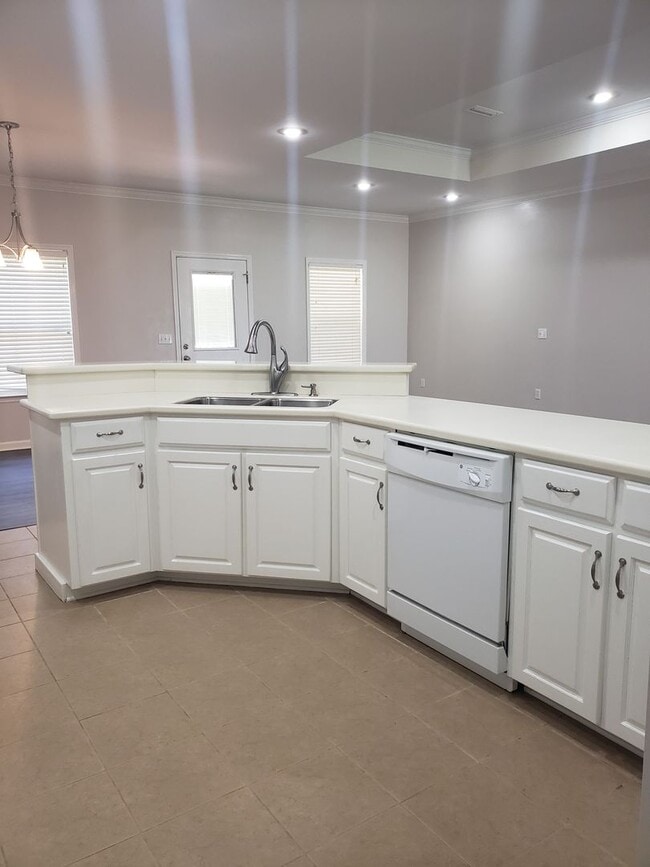 Building Photo - Windsor Trace Subdivision!