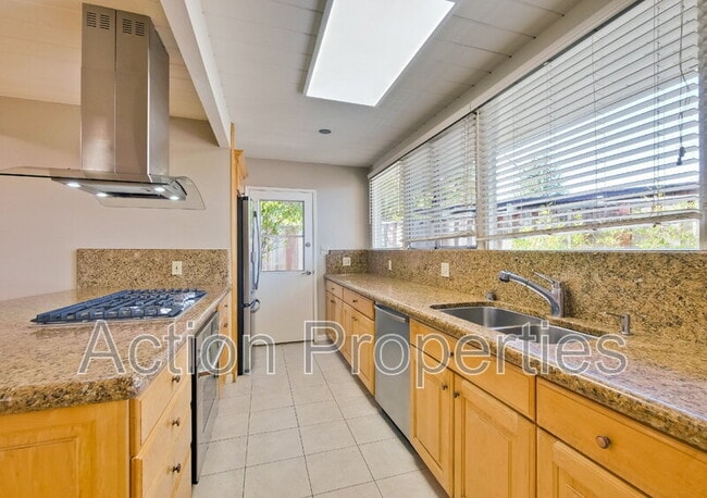 Building Photo - 3733 Carlson Cir