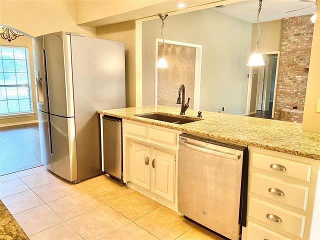 Building Photo - 2300 Alicia Ct