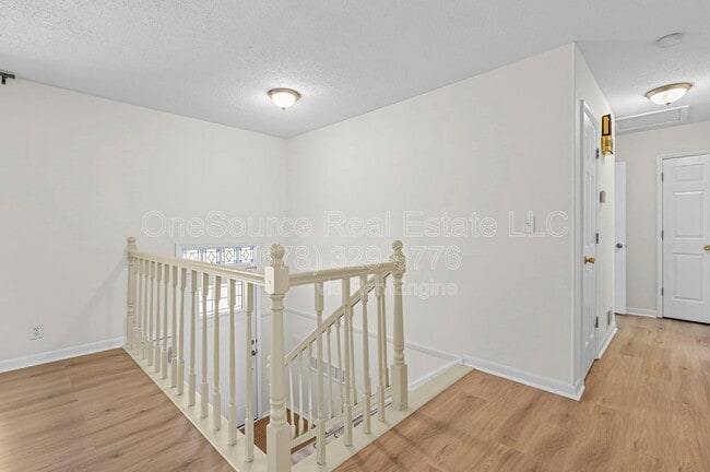 Building Photo - 4410 Carrollwood Dr