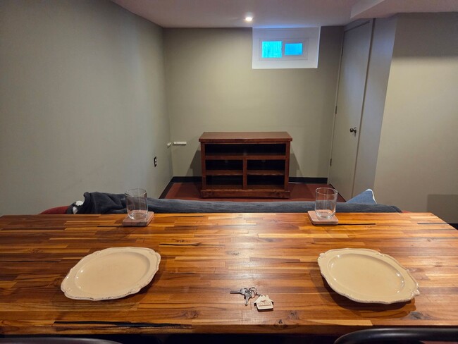 Building Photo - Furnished 1 Bedroom 1 Bath Basement Unit-No Pets-Single Occupancy -NO SMOKING