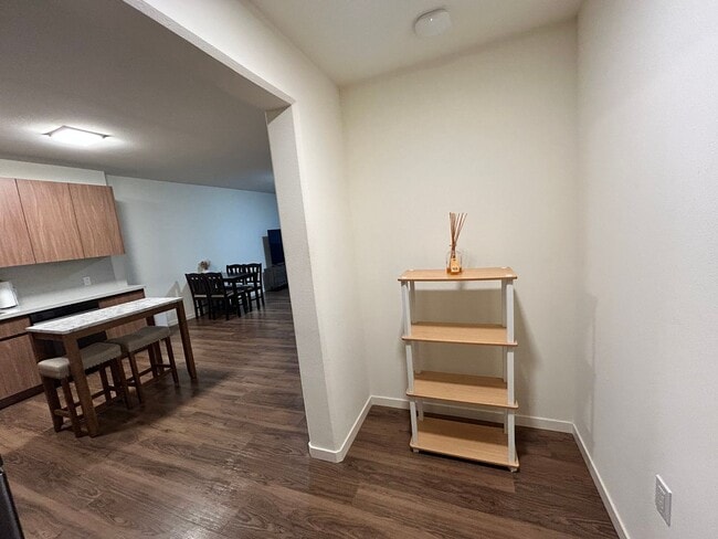 Building Photo - Penthouse 1-bedroom with 2-Parking!