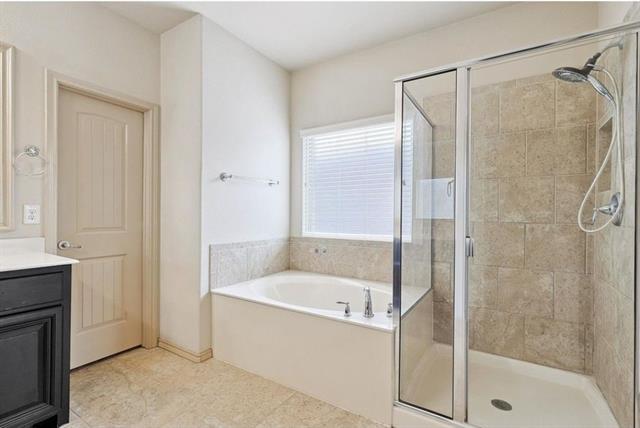 Building Photo - 15628 Carlton Oaks Dr
