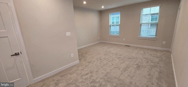 Building Photo - 2542 -A Verona Pl