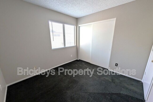 Building Photo - 1878 E Sheffield Ct
