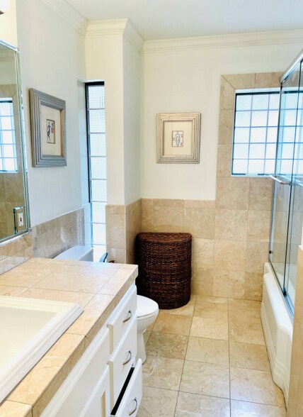 Secondary Bath - 1656 N Broadview Dr