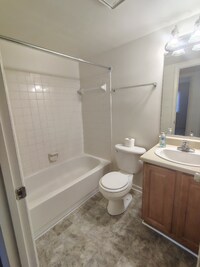 Building Photo - 600 Reusens Rd