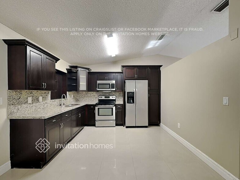 Building Photo - 14867 SW 56th Terrace