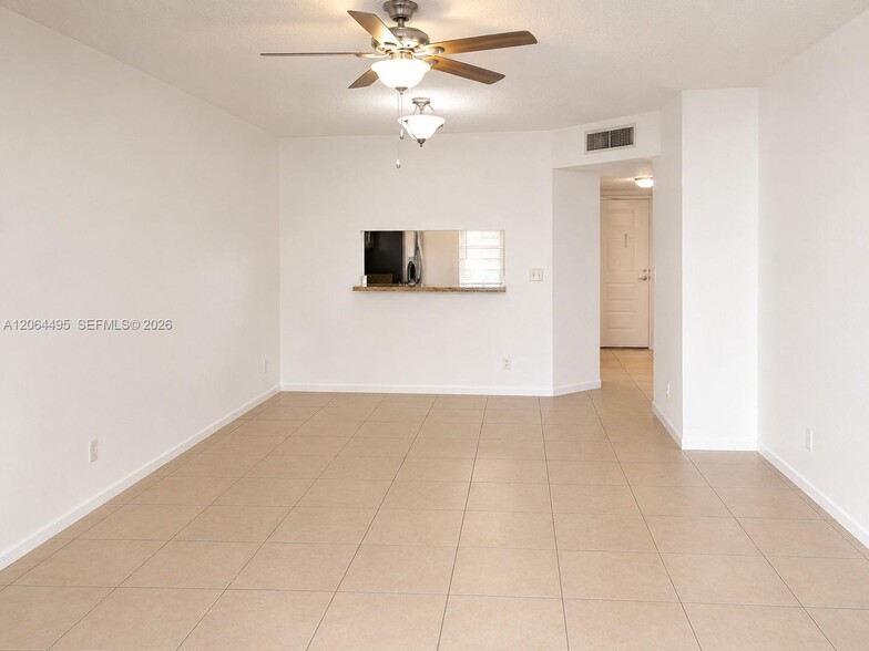 Building Photo - 8750 Royal Palm Blvd