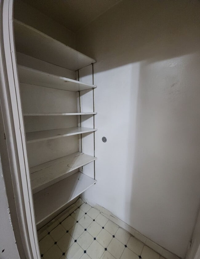 Building Photo - 1204 S Jefferson St