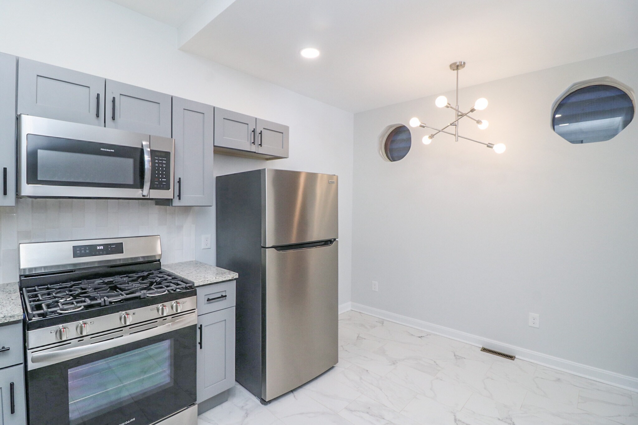 Building Photo - 2228 Kemper Ln