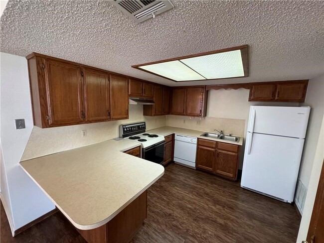 Building Photo - 317 S 11th Pl