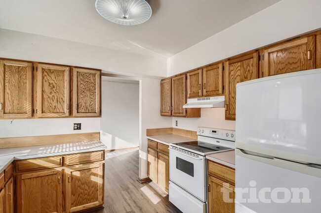 Building Photo - 6552 W Morraine Pl