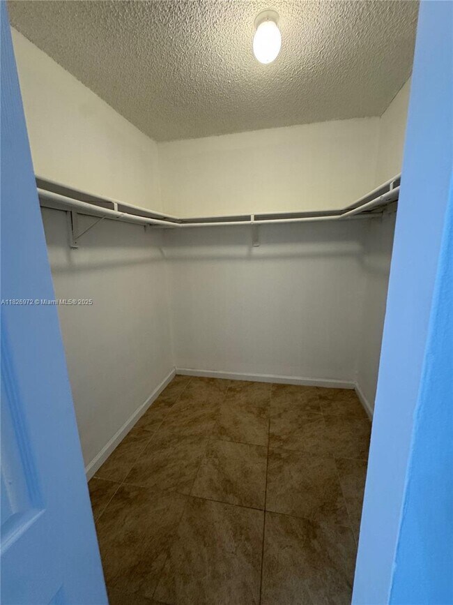 Building Photo - 4848 NW 24th Ct