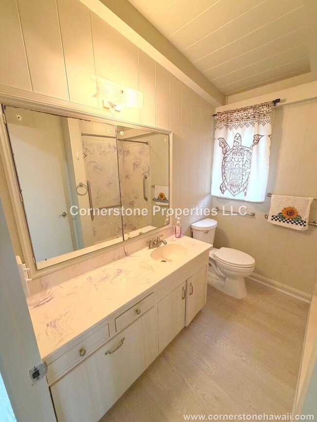 Building Photo - 1558 Hoonipo St