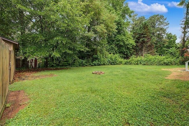 Building Photo - 2985 Fredrick Dr