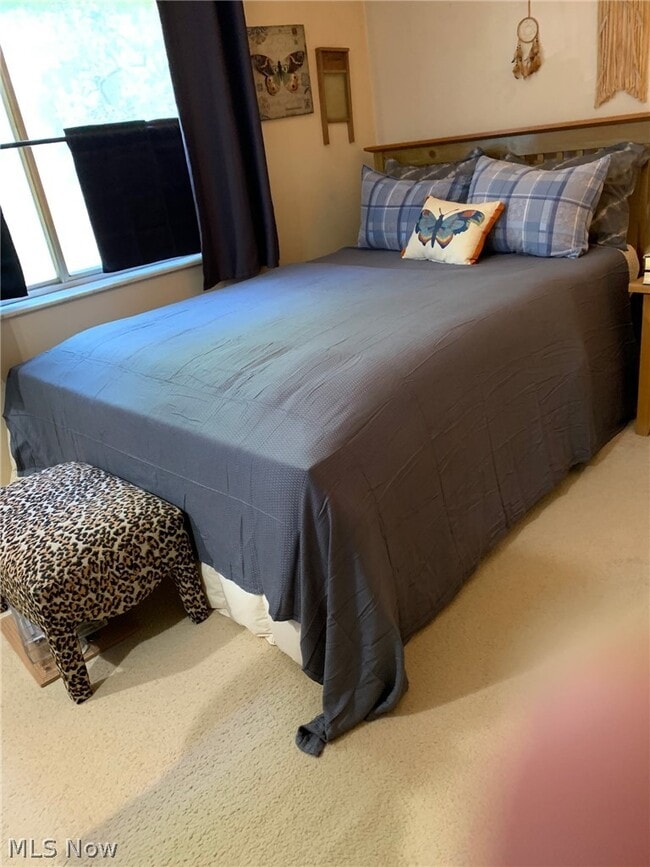 Building Photo - 2112 Acacia Park Dr