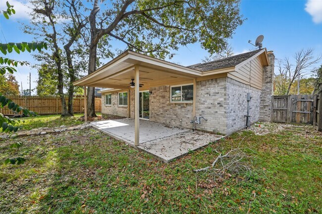 Building Photo - 16115 Little Cypress Ln