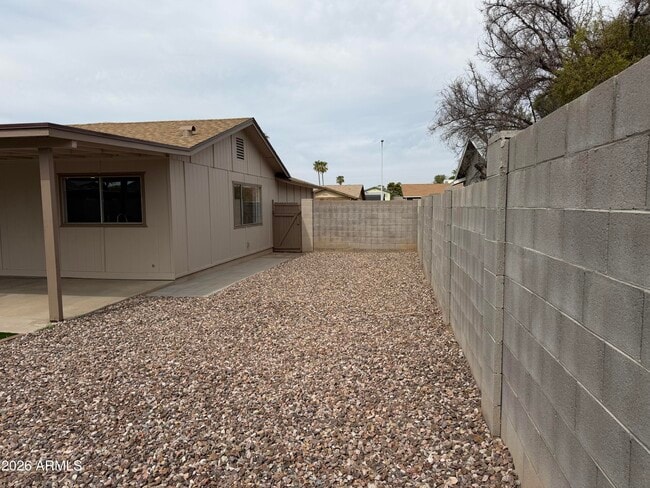 Building Photo - 10021 N 47th Dr
