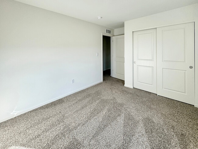 Building Photo - 2241 Sassafras Wy