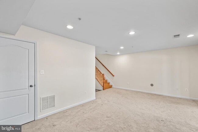 Building Photo - 4904 Olympia Pl