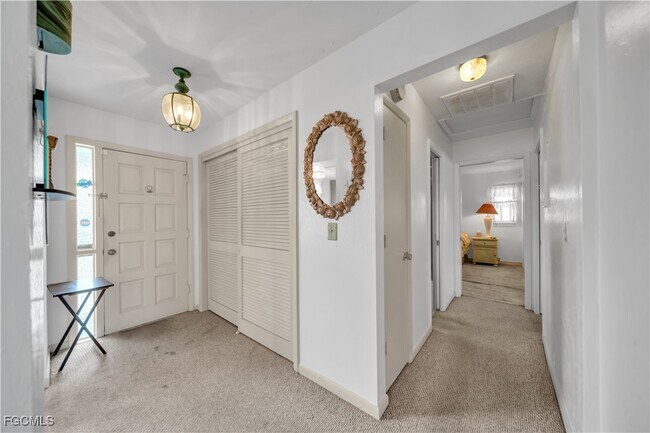 Building Photo - 1011 SE 40th St