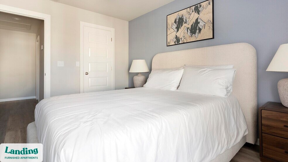 Building Photo - 3401 Redbud Ln