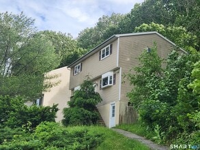 Building Photo - 1 Knollwood Dr