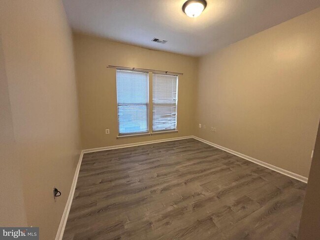 Building Photo - 2921 Deer Hollow Way