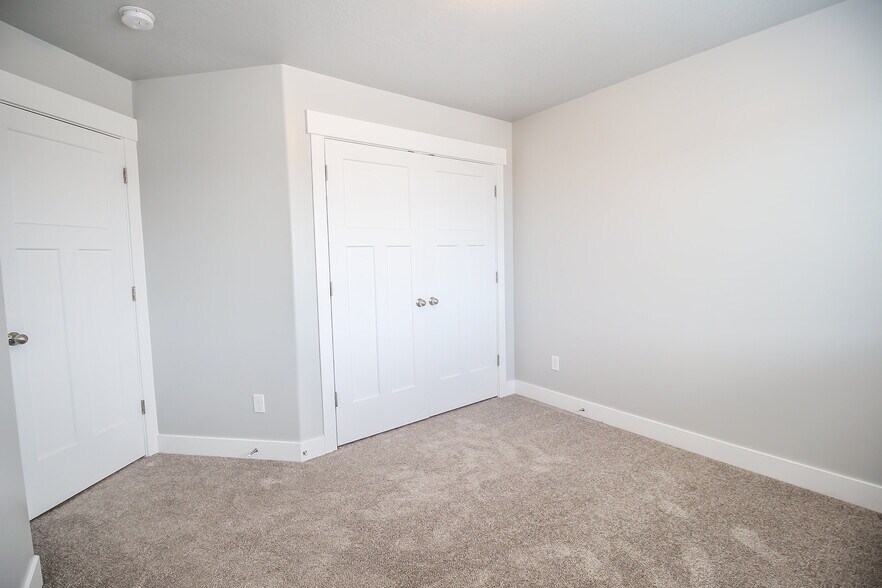 Building Photo - 4901 W Spire Way