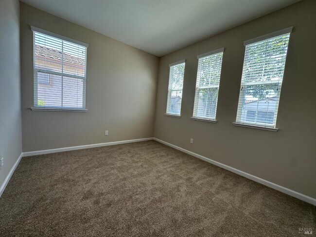 Building Photo - 505 Marianna Pl