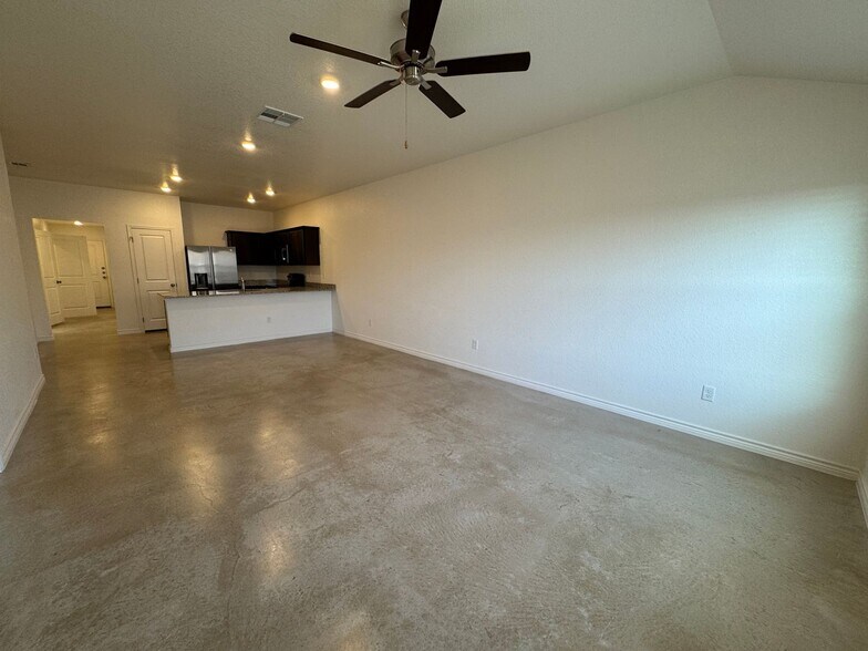 Building Photo - 1206 Lehmann Dr