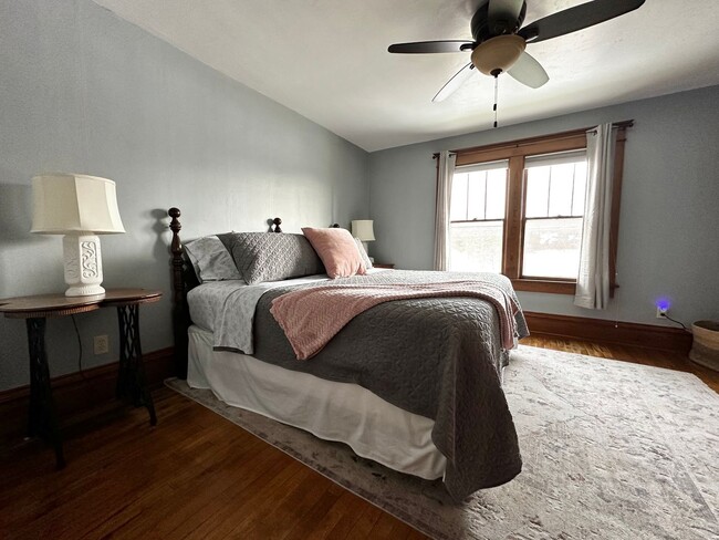 Building Photo - FURNISHED RENTAL: Vintage Chic Haven in St...