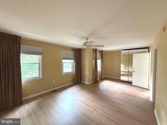 Building Photo - 7230 Taveshire Wy
