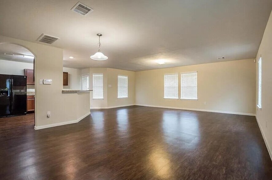 Building Photo - 12626 Mountain Daisy Rd
