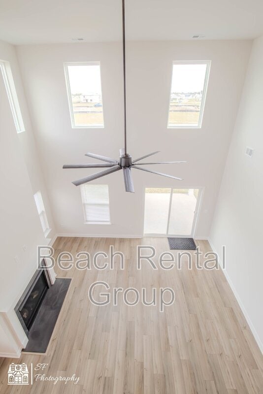 Building Photo - 1860 Villena Dr