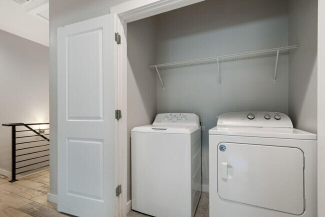 Building Photo - 3737 Bienville Ave