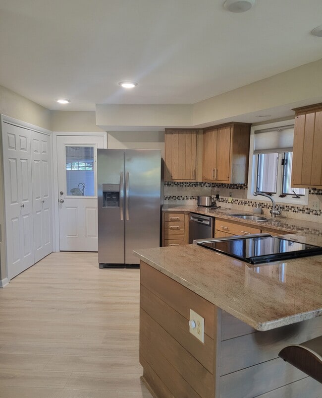 Building Photo - 166 Baltusrol Rd