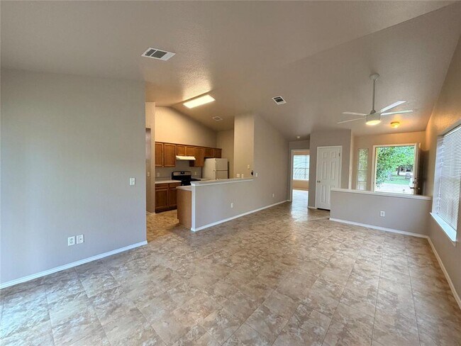 Building Photo - 2904 Whisper Oaks Ln