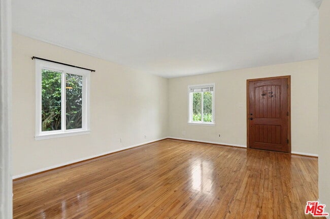 Building Photo - 3542 Greenwood Ave