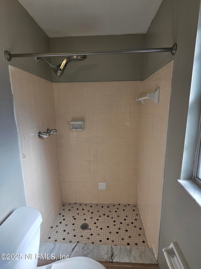 Building Photo - 2709 Julie Ln