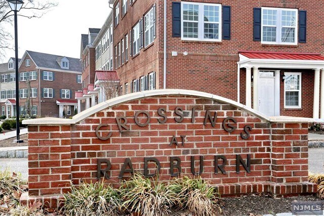 Building Photo - 4-12-30 30th St