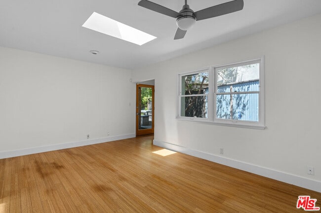 Primary Photo - 608 Woodlawn Ave