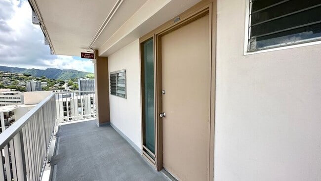 Building Photo - 1617 Ke’eaumoku St