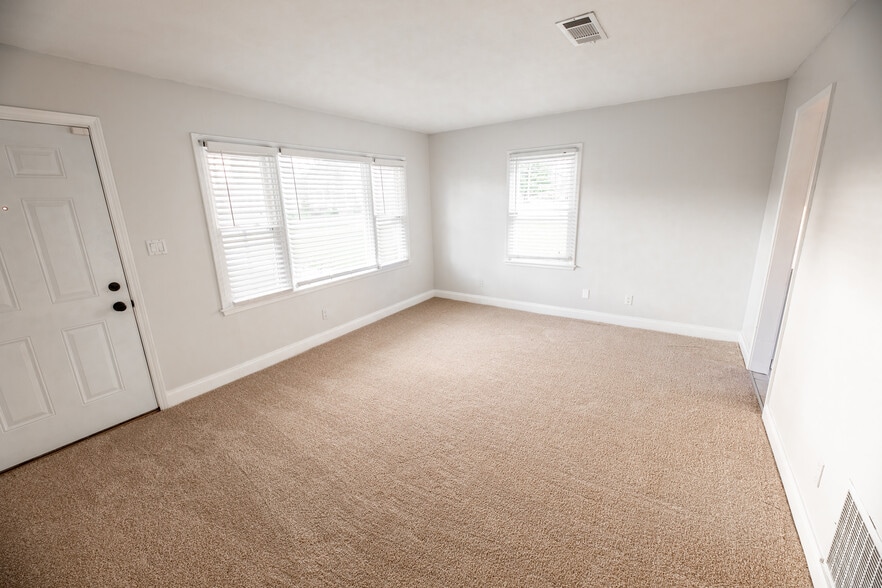 Building Photo - 4582 Cooper Rd