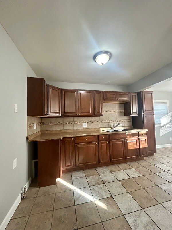 Building Photo - 1991 Moran Ave