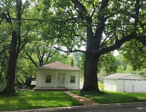 Building Photo - 105 S Harvey Ave