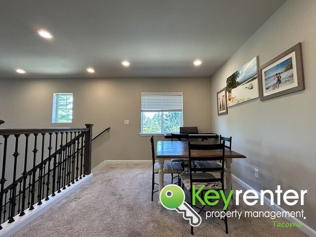 Building Photo - Spacious 5-Bed 3-Bath Home in Prime Northe...