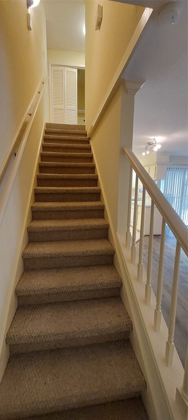 Building Photo - 8710 Ilona Ln